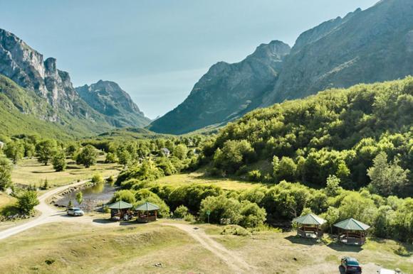 Ethno Katun Rosi Agrotourism 호텔 Gusinje 외부 사진