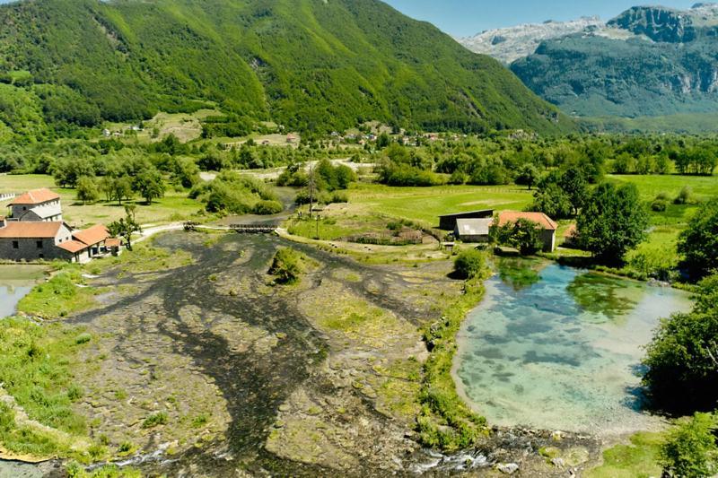 Ethno Katun Rosi Agrotourism 호텔 Gusinje 외부 사진