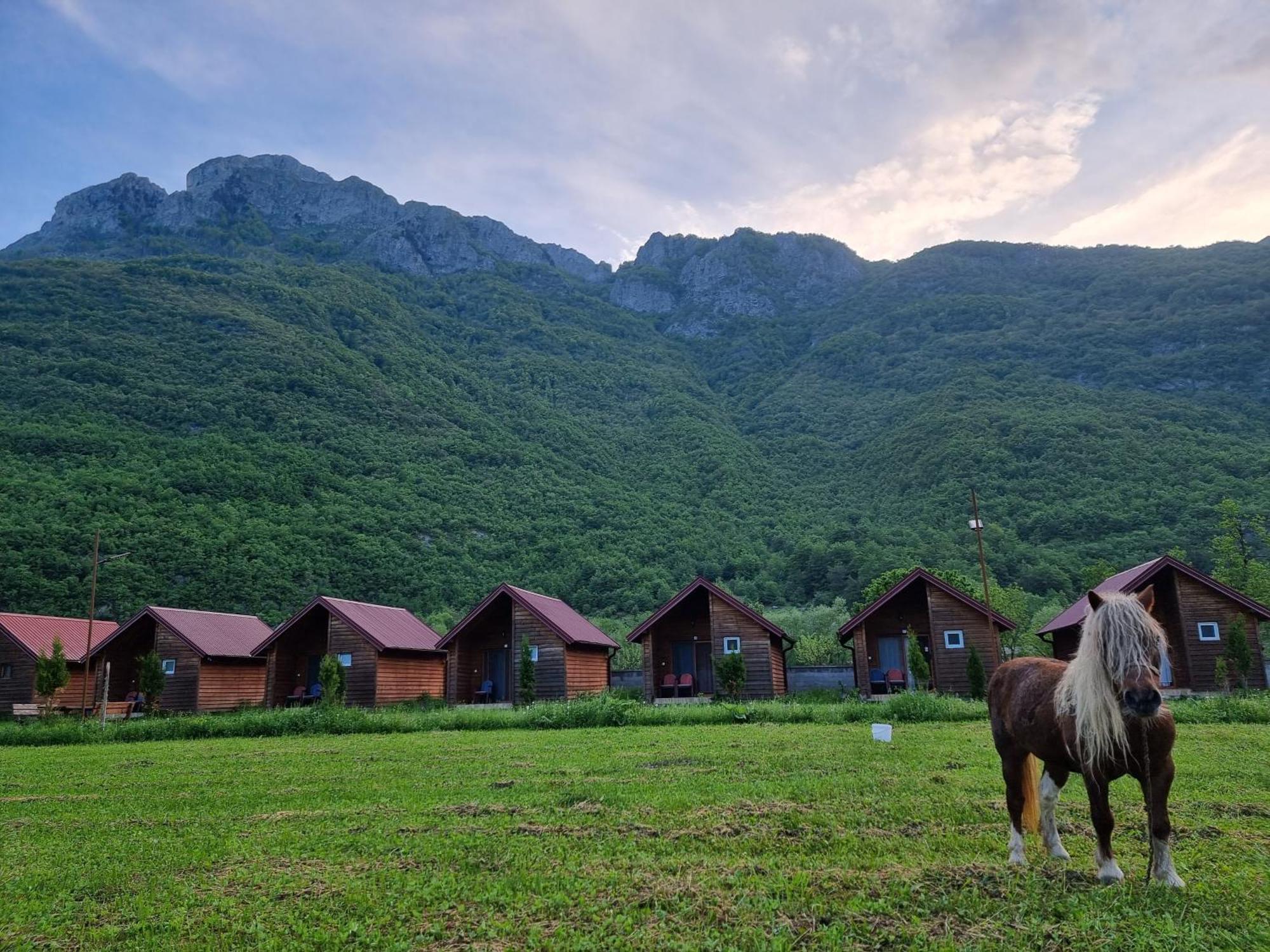 Ethno Katun Rosi Agrotourism 호텔 Gusinje 외부 사진