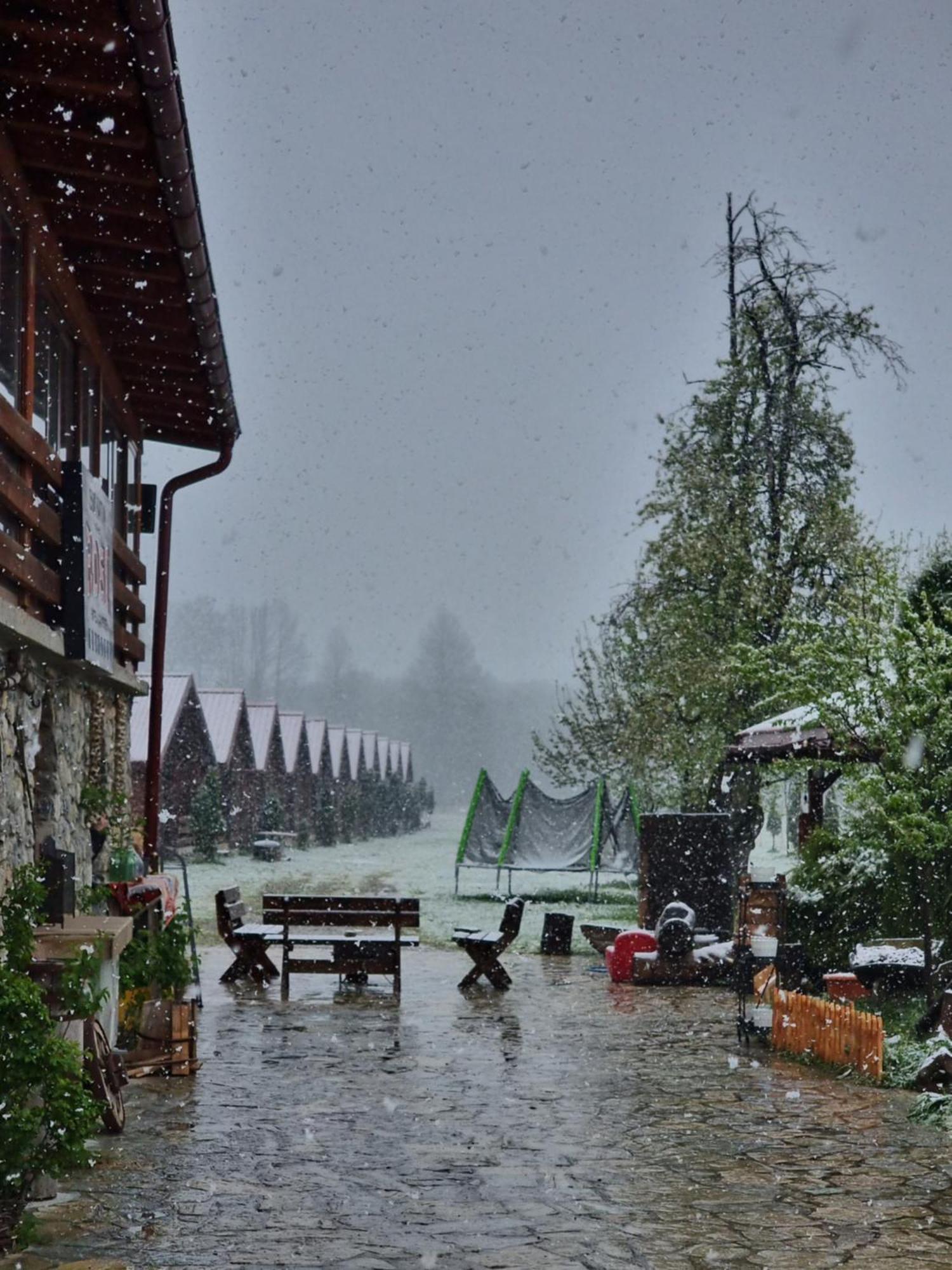 Ethno Katun Rosi Agrotourism 호텔 Gusinje 외부 사진